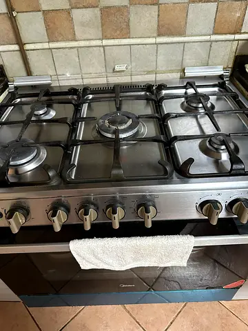 Stainless Steel 5-Burner Gas Hob with Built-in Oven Grill