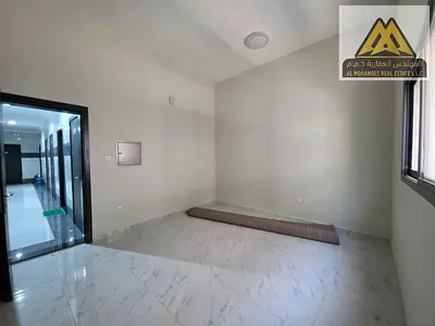 استوديو بمساحة كبيرة | مطبخ منفصل يوفر خصوصية أفضل | تكييف مركزي | تشطيب جيد ومناسب للسكن | موقع في الجرف الصناعية 3 | فرصة سكن ممتازة بسعر اقتصادي