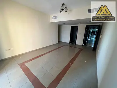 3غرف وصاله \ مساحه كبيره \3حمامات \غرفه ماستر \خزائن بالحائط \غرفة غسيل \بلكونه باطلاله مفتوحه \موقع حيوي