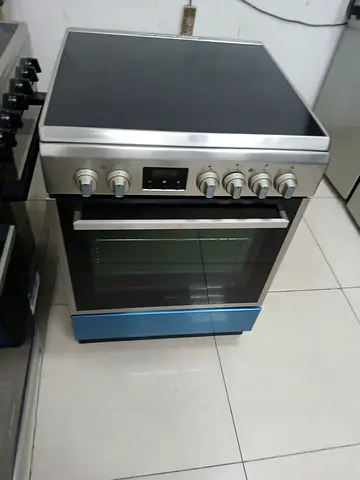 Whirlpool four burner cooker electric ceramic 60cm