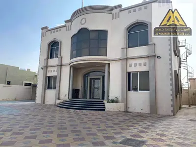 The villa is located near the mosque and enjoys a prime location overlooking Sheikh Mohammed Bin Rashid Road, connecting directly to Sheikh Mohammed