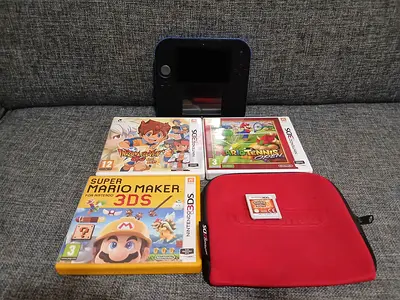 Nintendo 2Ds with 4 Games, Pouch and Charging Cable