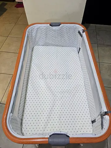 baby crib bedside