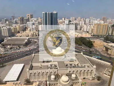 شقة للإيجار ثلاث غرف وصالة في القاسمية المحطة مع باركن مجانا وجيم مجانا  قريبه من الديوان الأميري