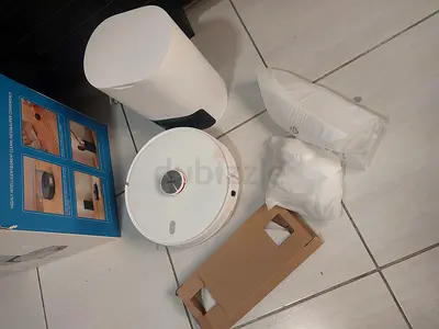 Robot vacuum with mop and accessories