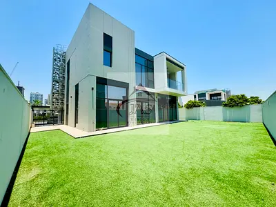 Luxury 5 BR + Maid’s | Well Maintained | Private Garden