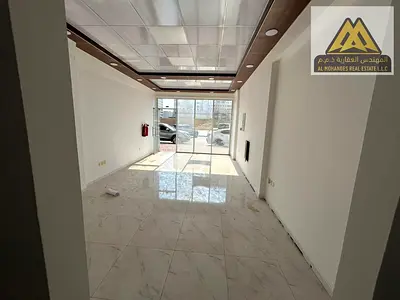 A unique opportunity for various commercial activities. * Large space * Unbeatable price * Free mai