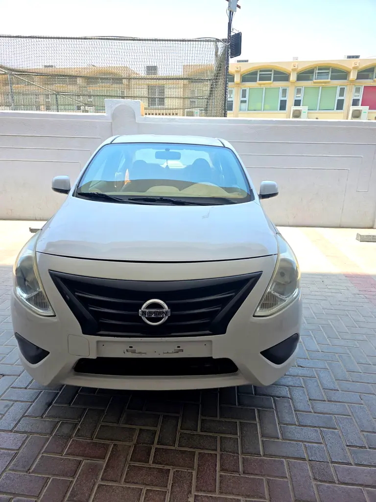 Nissan Sunny 2016 — photo 1 of 5