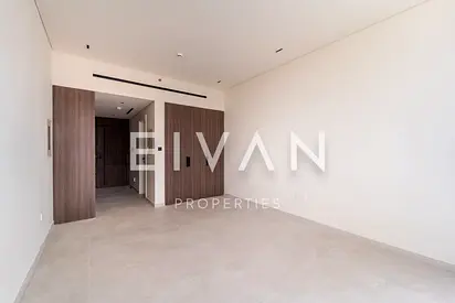 Luxury Studio | Flexible Cheques | Modern Living