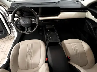 2025 FORD TAURUS 照片 11
