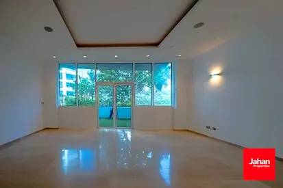 Beachfront Living | Upgraded 1BR | Vacant | Palm Jumeirah