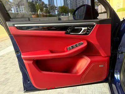2022 Porsche MACAN photo 10