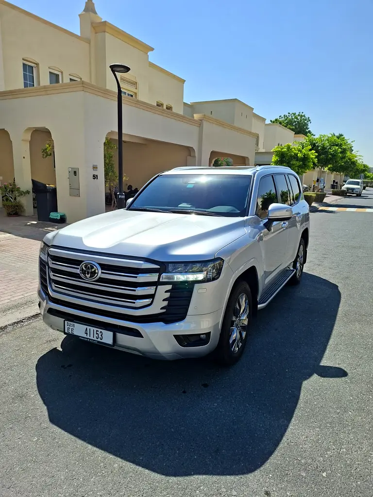 Toyota Land Cruiser 2025 — photo 1 of 18