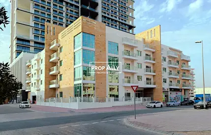 Spacious Apartment | Ready to Move | Prime Location