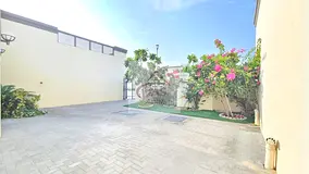 Landscaped Outdoor Space 3BR Villa | Back to Back