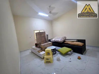 غرفة وصالة بالروضة 3 شارع الشيخ عمار مساحة كبيرة 2 حمام تكييف سبليت 25000 درهم 4 دفعات موقع مميز