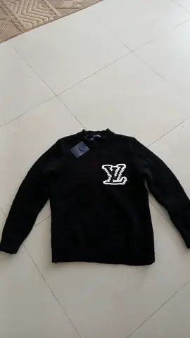 Lv sweater