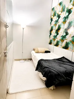 Executive partition available in al khail heights - immediate movers only