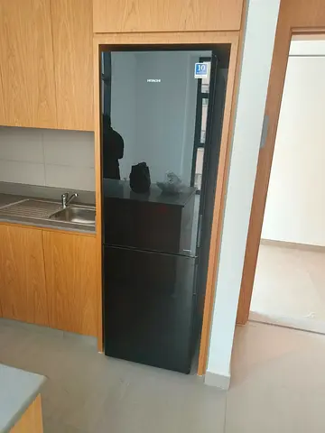 Hitachi Premium Cooling System – Black Glass Fridge 60 cm