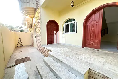 Hot Deal | Private Entrance | Villa 4BR + Majlis | Prime Location |