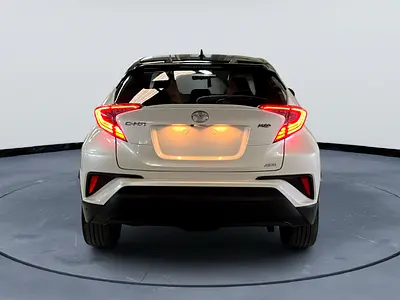 2019 Toyota C-HR — фото 5