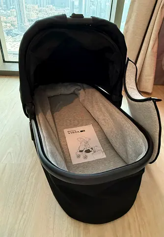 UPPABABY VISTA 2/Black color/Bassinet/carrycot for stroller - gently used, includes mattress
