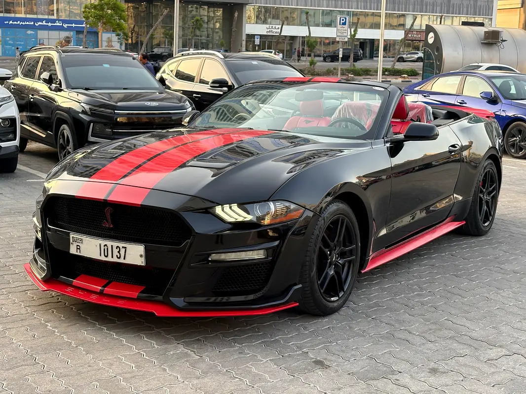 Ford Mustang 2020 — photo 1 of 15