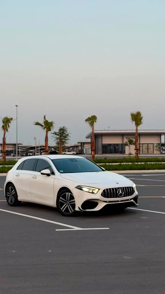 Mercedes-Benz A-Class 2022 — photo 1 of 17