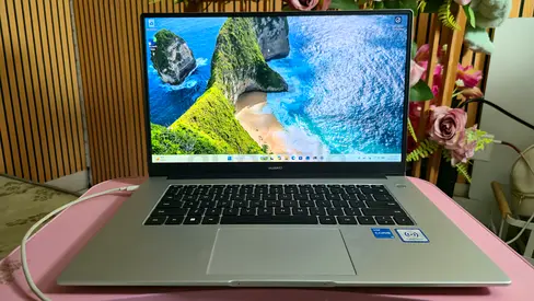 Huawei MateBook D15 | Intel Core i3 11th Gen | 8GB RAM | 256GB SSD | Excellent Condition.
