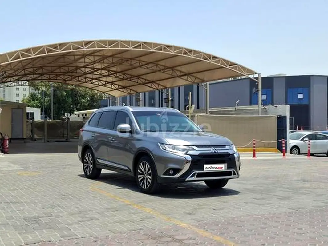 Mitsubishi Outlander 2020 — photo 1 of 14