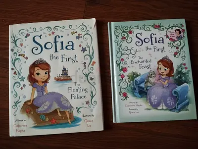 Sofia the First - The Floating Palace The Enchanted Feast (2 Picture Books)