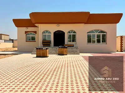 Villa in Sharjah, Al Nouf 2 – 5 bedrooms, a majlis, parking, and a large outdoor yard. Fully renovated. Enjoy space, privacy, and comfort with your fa