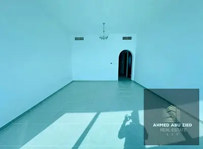 اكبرمساحه واجمل شقه غرفه وصاله جيم مسبح خزائن بالحائط مساحه كبيره جدا موقع مميز بالقرب من جميع الخدمات