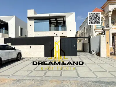 فيلا رائعة في منطقة راقية معروضة للبيع حالياً، مجهزة بنظام تكييف وتضم قاعتي استقبال، و5 غرف نوم رئيسية (ماستر) مزودة بخزائن مدمجة، بالإضافة إلى سطح (ر