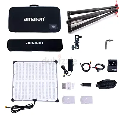 AMARAN F 22 C (2,600) used only once as good as brand new, two light holders, an extra one there too