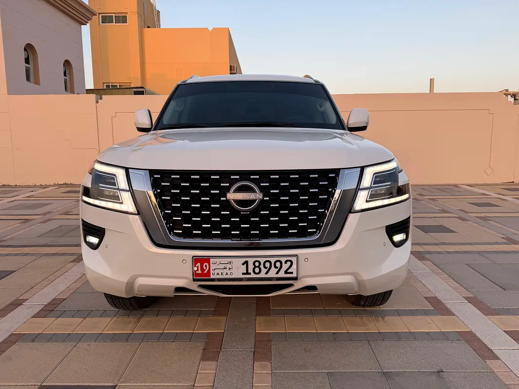 Nissan Patrol 2024 — photo 1 of 11