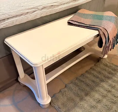 Off White wooden bench / small entryway stool - great condition