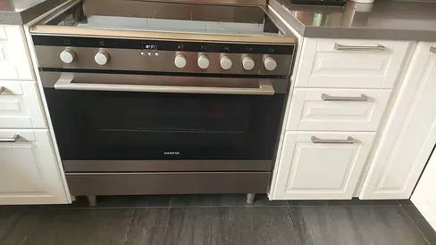 Siemens brand electric cooker 5 burner 90 cm