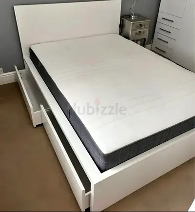 Ikea malm queen size bed with matters 2 storage
