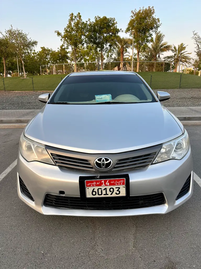 Toyota Camry 2013 — photo 1 of 16