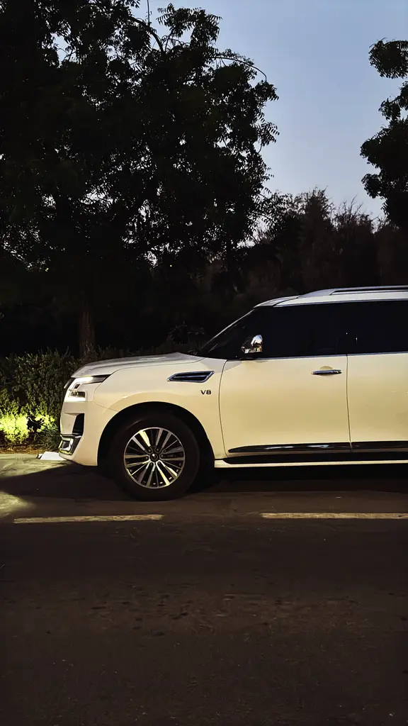 Nissan Patrol 2020 — photo 1 of 7