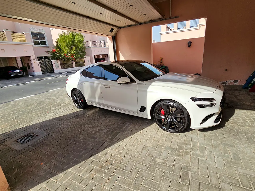Genesis G70 2023 — photo 1 of 11