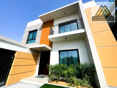 فيلا داخل مجمع سكني متكامل الخدمات يوفر أسلوب حياة عصري ومريح للعائلات، مع مرافق ترفيهية ورياضية متنوعة وموقع مميز يسهل الوصول منه إلى مختلف المناطق.