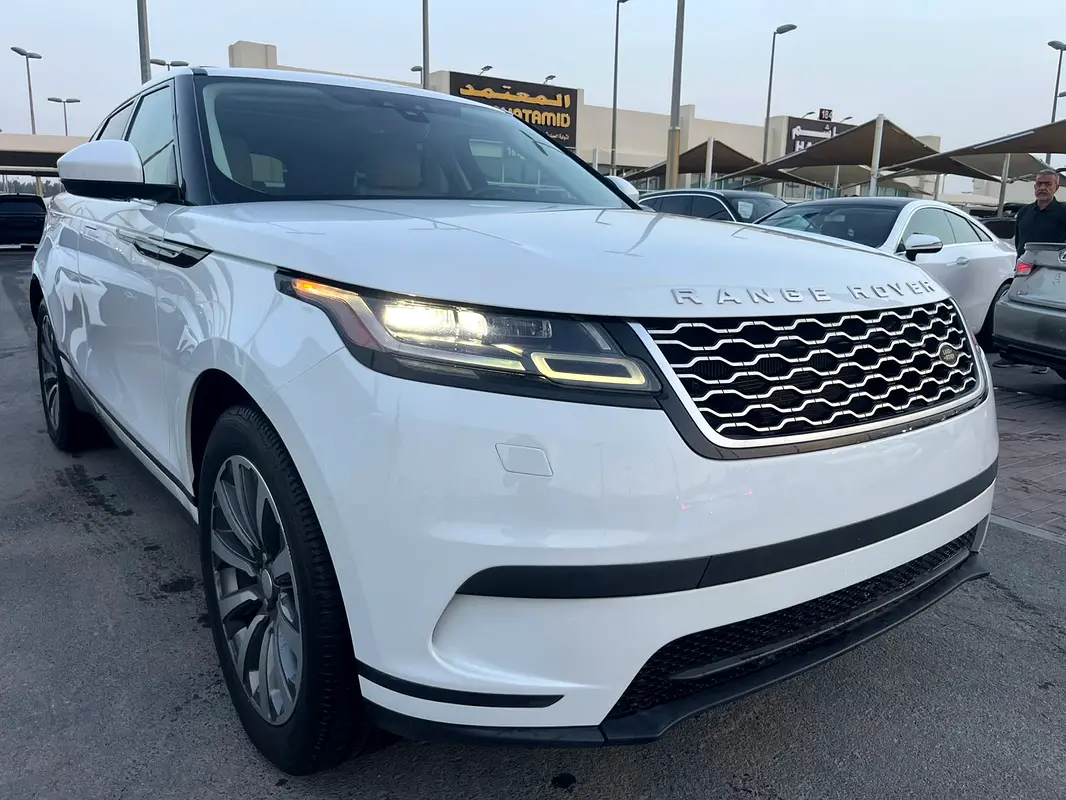 Land Rover Range Rover Velar 2018 — photo 1 of 18