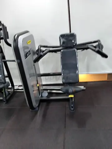 Technogym Shoulder Press Machine