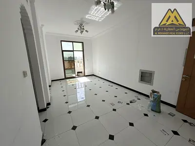 شقة فاخرة "ثاني ساكن" بتشطيبات راقية للإيجار السنوي بالروضة 3