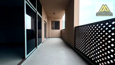 First tenant | Three balconies with sea view | With three bathrooms + free central gas | Free parking | One month free