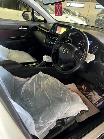 2019 Toyota C-HR — фото 8