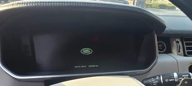 Land Rover Range Rover Vogue SE Supercharged 2015 | GCC Specs | Pristine Condition