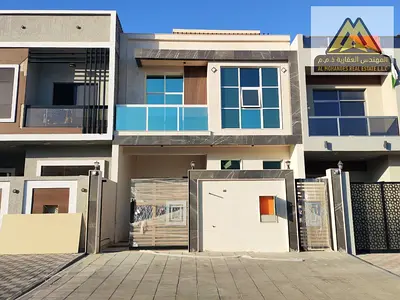 5 غرف نوم ماستر مجلس مستقل واسع صالة معيشة كبيرة روف واسع متعدد الاستخدامات تشطيبات حديثة وعالية الجودة مساحات داخلية واسعة فيلا أول ساكن